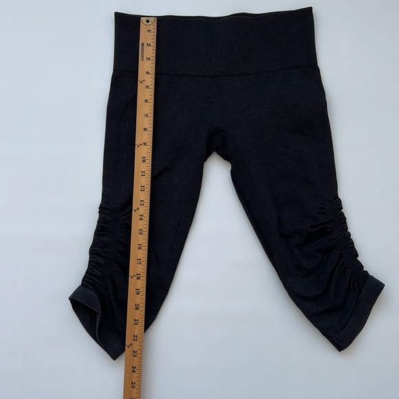 Lululemon yoga leggings - Picture 5 of 7